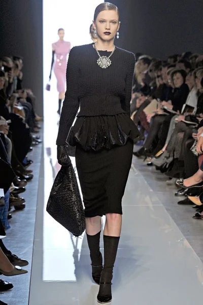 Look 18